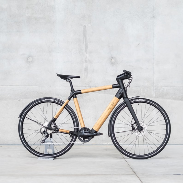 Vélo électrique en bambou relief